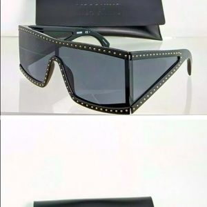 New w/o tags Moschino sun glasses